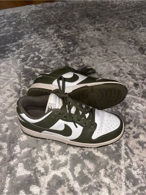 Nike Womens Low-Top Court Shoes — White & Olive